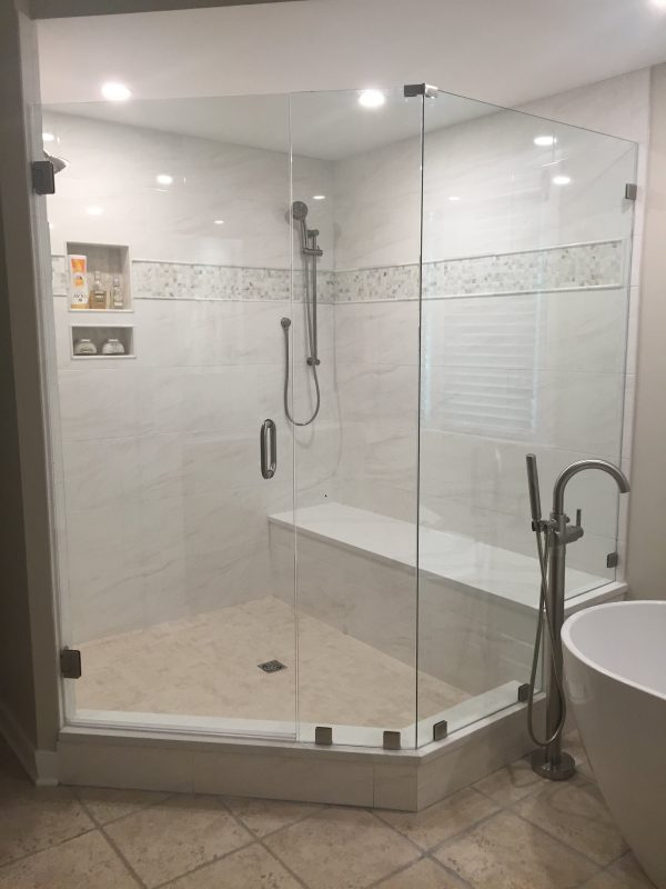 Leo Lantz Construction Bath Remodel at 913 Boncreek Place